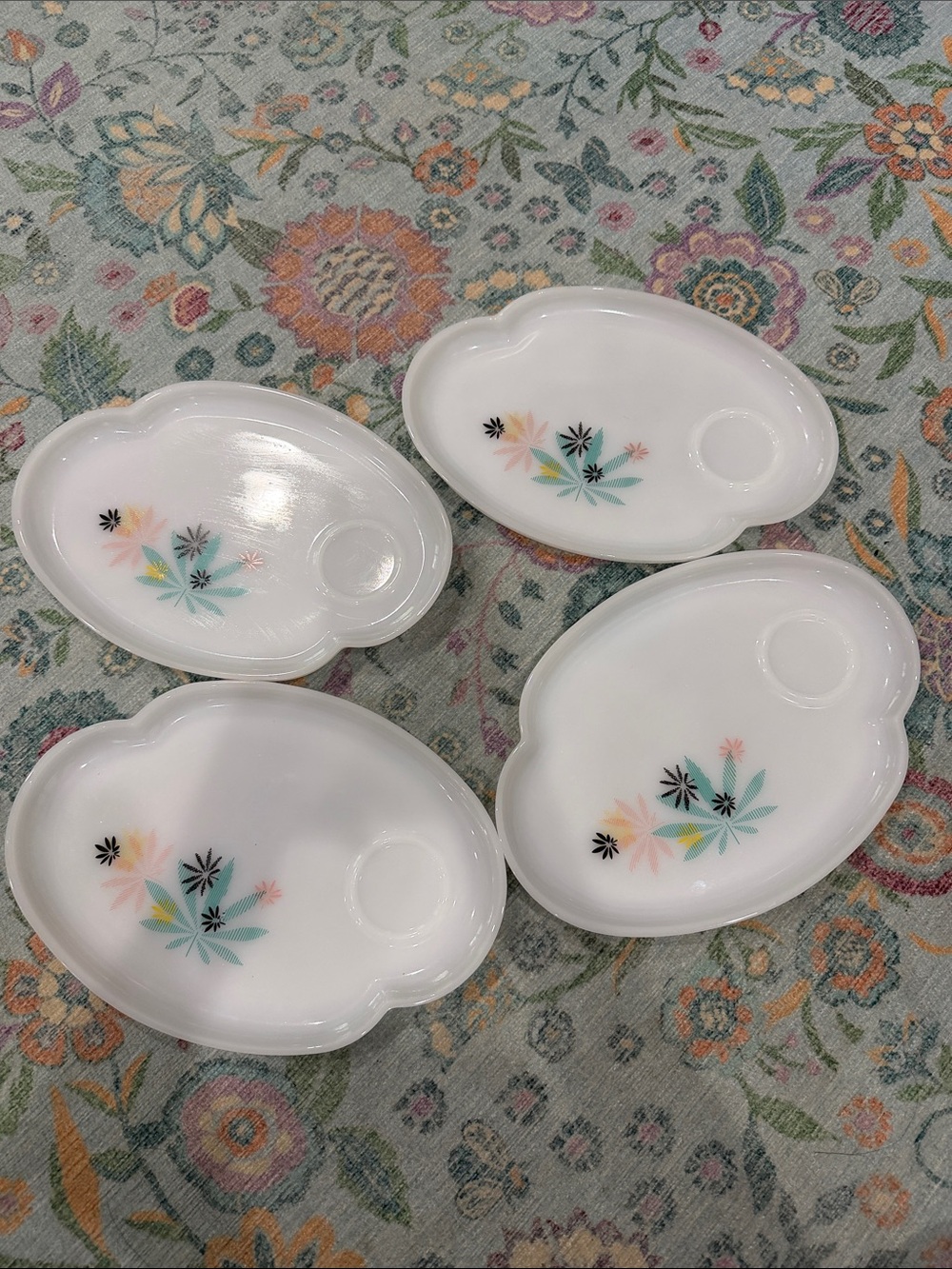 Vintage Federal Glass ATOMIC FLOWER Patio Snack Plates Set of 4 Milk Glass MCM